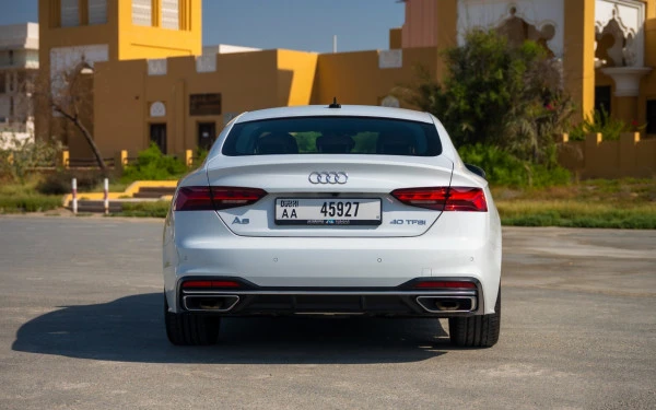 White Audi A5 Photo 4