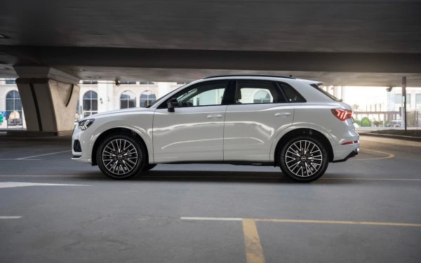 Белый Audi Q3 Photo 2