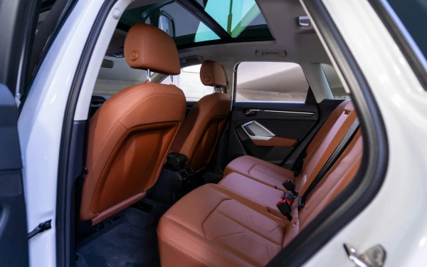 Белый Audi Q3 Photo 7