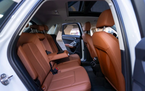 Белый Audi Q3 Photo 8