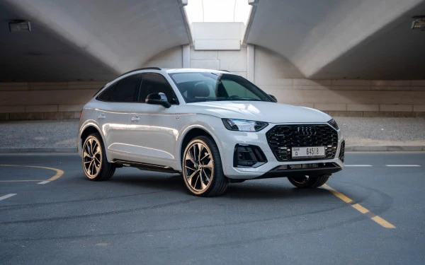 Белый Audi Q5 Sportback Photo 3