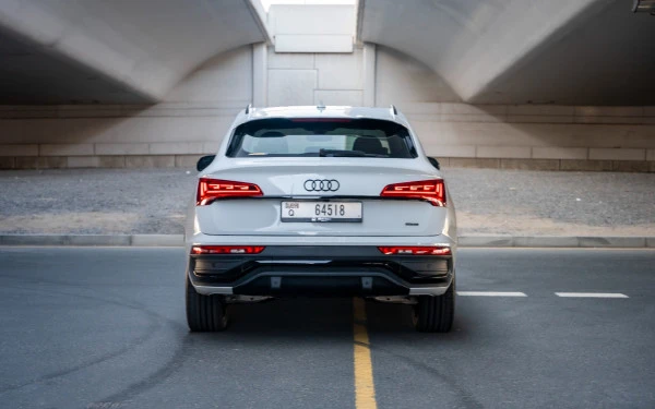 Белый Audi Q5 Sportback Photo 4