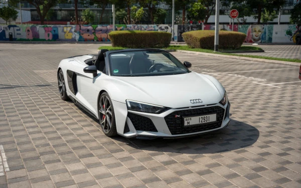 White Audi R8 Spyder Photo 10