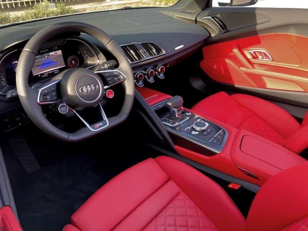 Белый Audi R8 Spyder V10 Photo 2