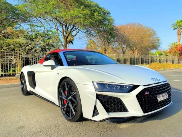 Белый Audi R8 Spyder V10 Photo 4
