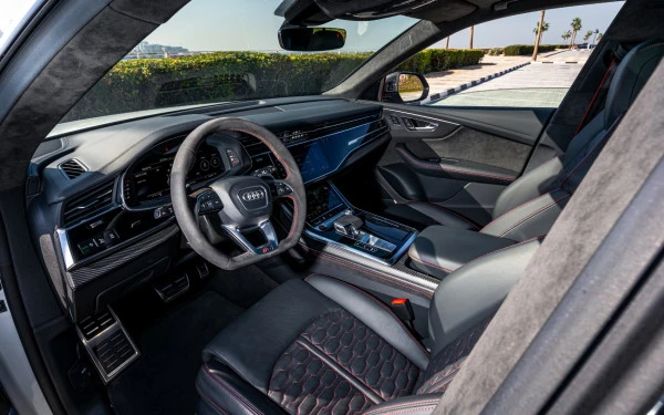 White Audi RSQ8 Photo 3