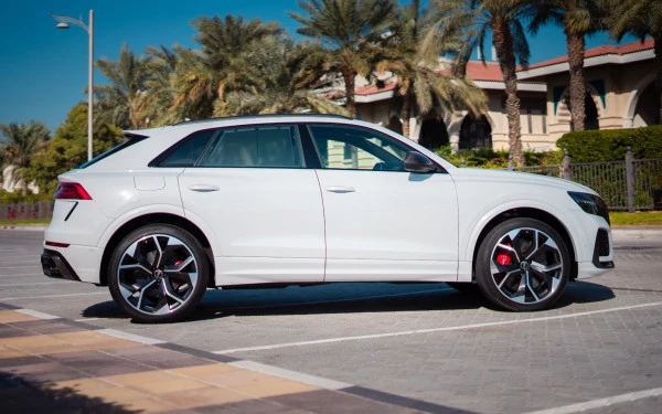 White Audi RSQ8 Photo 7