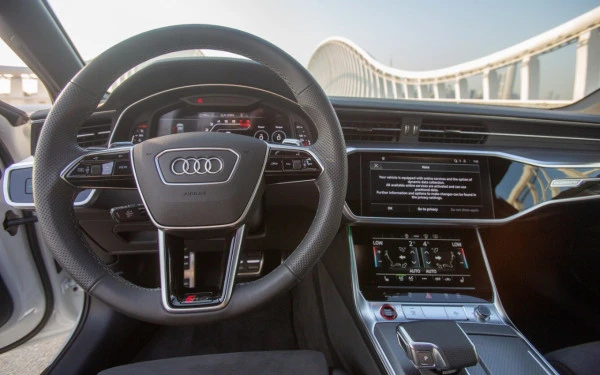 Белый Audi RS6 Photo 4