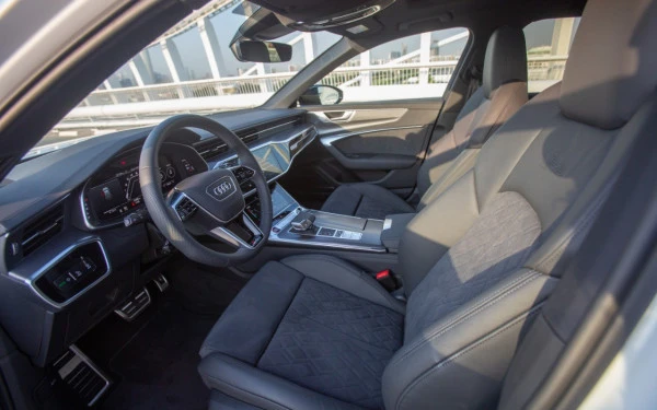 Белый Audi RS6 Photo 5