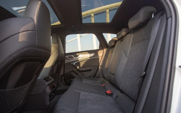 Белый Audi RS6 Photo 6