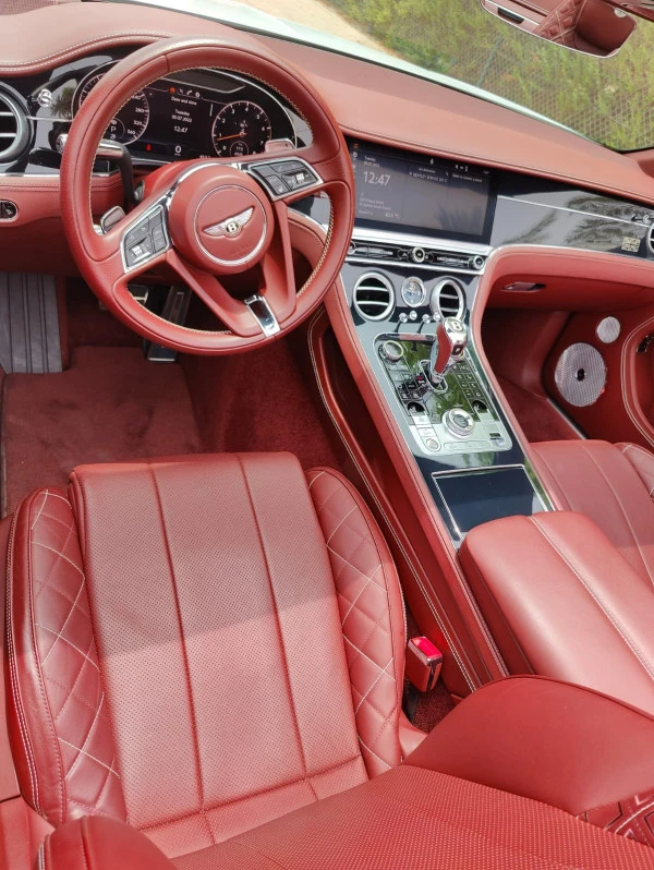 Белый Bentley Continental GTC Photo 2