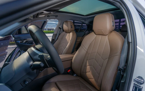Белый BMW 520i Photo 5