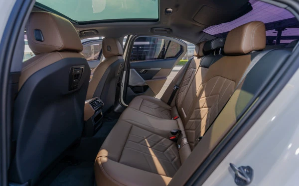 Белый BMW 520i Photo 8