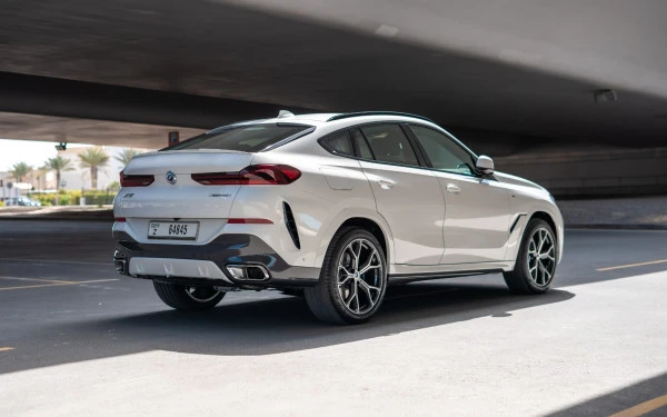 White BMW X6 Photo 3