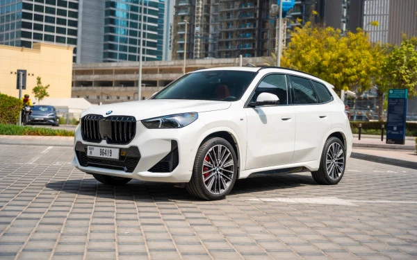White BMW X1 Photo 3