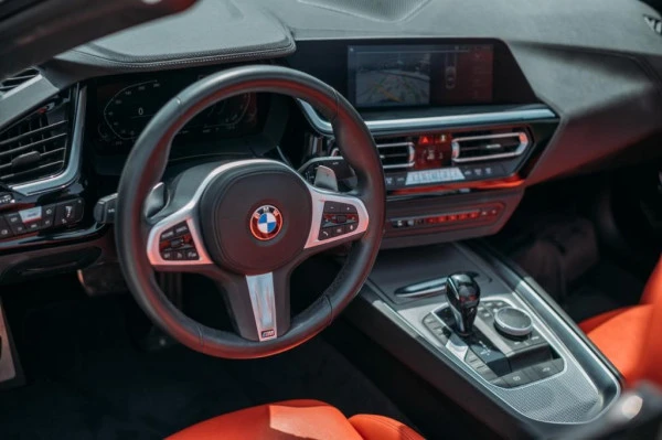 White BMW Z4 cabrio Photo 4