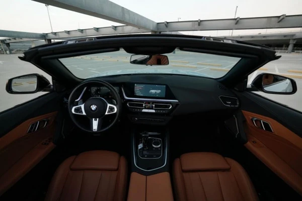 White BMW Z4 M40i Photo 6