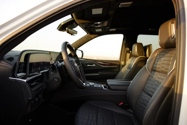 Белый Cadillac Escalade Photo 4