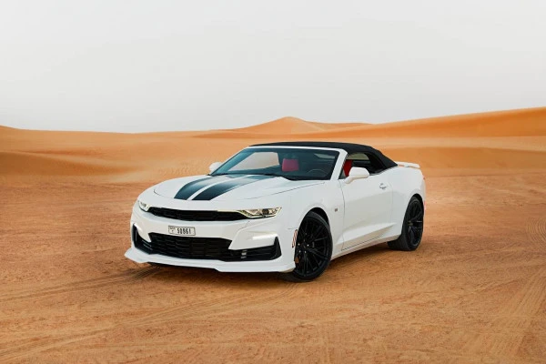 White Chevrolet Camaro V6 Photo 2