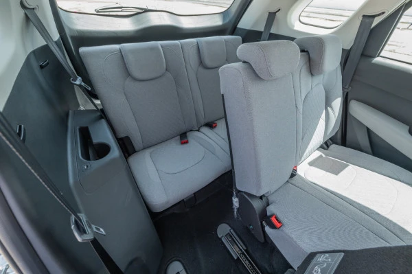 Белый Chevrolet Captiva Photo 8