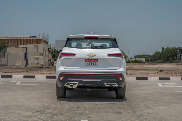 Белый Chevrolet Captiva Photo 3