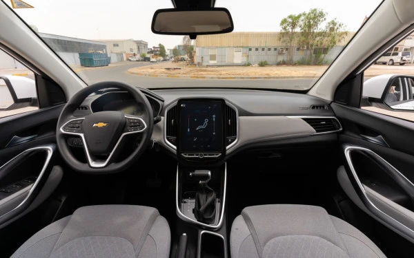 White Chevrolet Captiva Photo 10