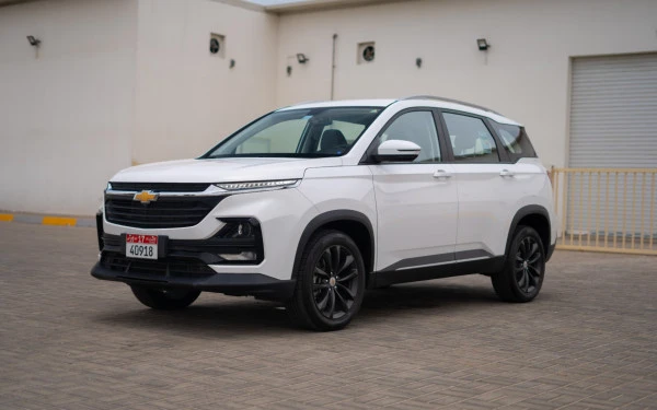 White Chevrolet Captiva Photo 4
