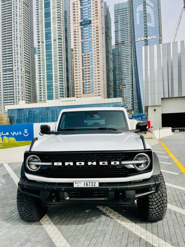 White Ford Bronco Wildtrack Photo 2