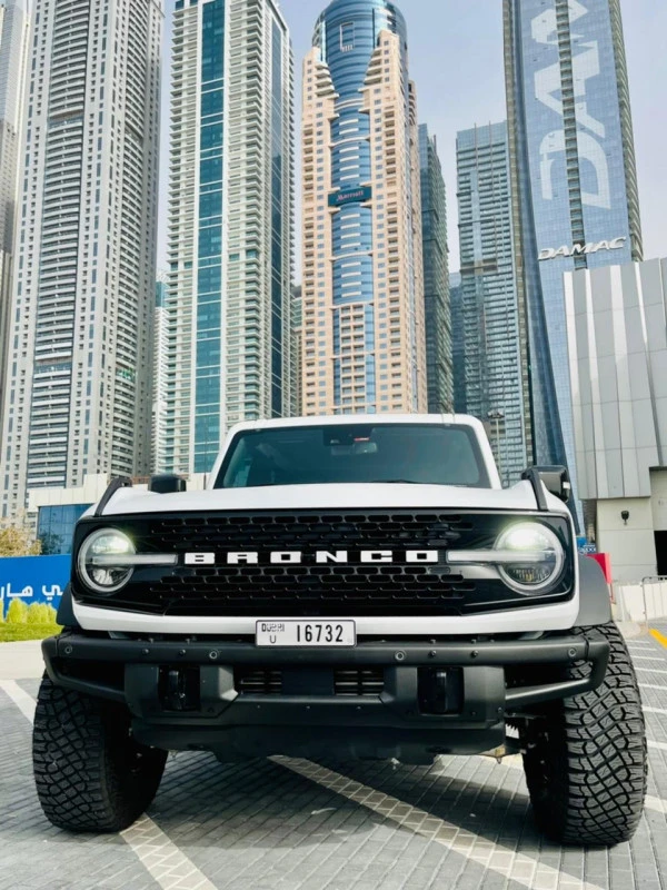 White Ford Bronco Wildtrack Photo 4