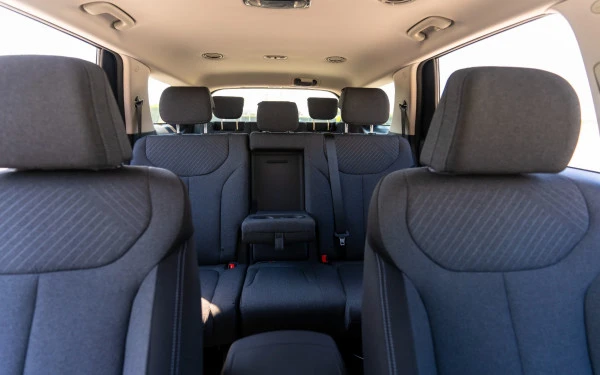 White Hyundai Palisade Photo 8