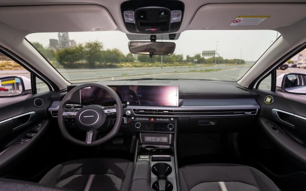 White Hyundai Sonata Photo 14