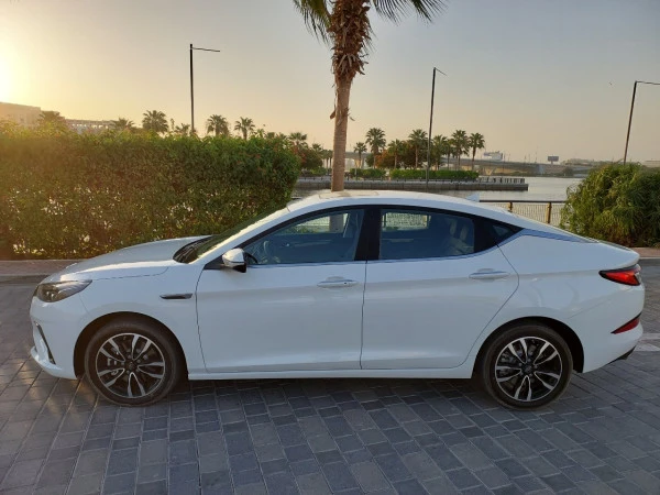 White JAC J7 Photo 2