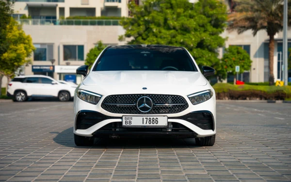 White Mercedes A200 Photo 3