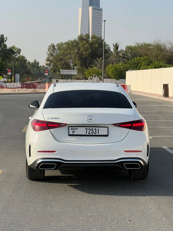 White Mercedes C 220 Photo 7