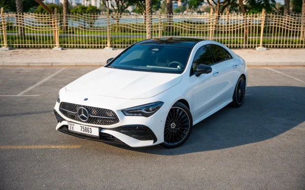 White Mercedes CLA200 Photo 4