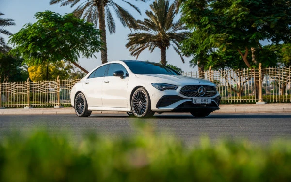 White Mercedes CLA200 Photo 9
