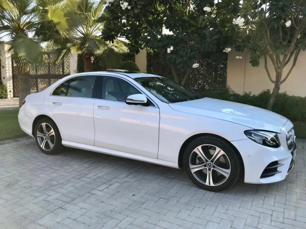 White Mercedes E Class Photo 5