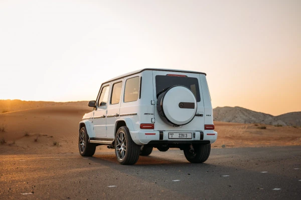 White Mercedes G63 AMG Photo 3
