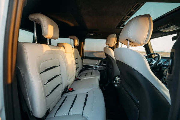White Mercedes G63 AMG Photo 6