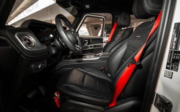 Белый Mercedes G63 AMG Photo 2