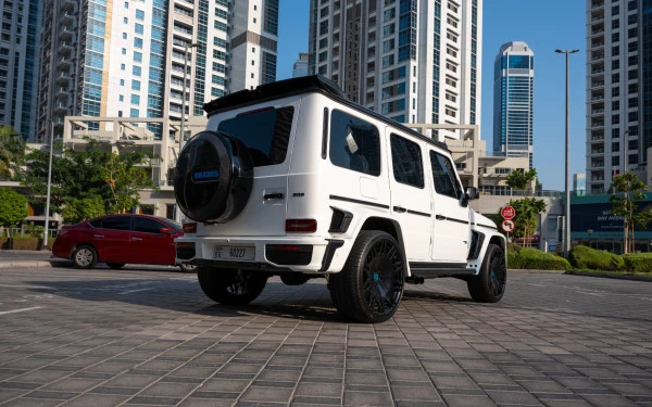 White Mercedes G63 Brabus Kit Photo 9