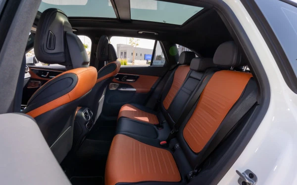 Белый Mercedes GLC 200 SUV Photo 7