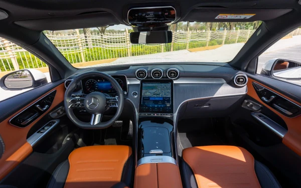 Белый Mercedes GLC 200 SUV Photo 9