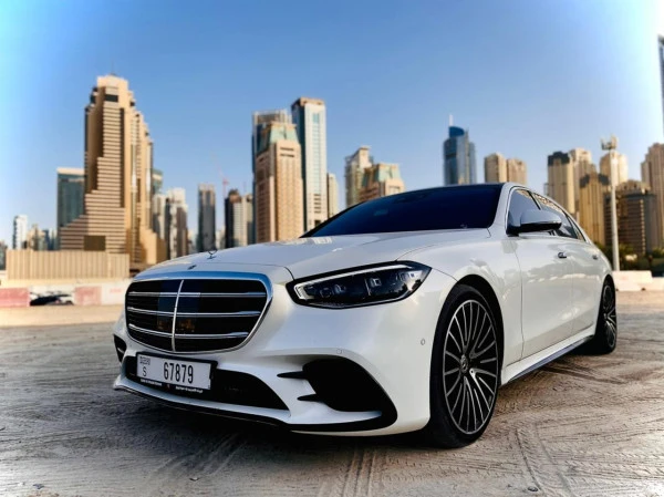 White Mercedes S500 New Shape Photo 4