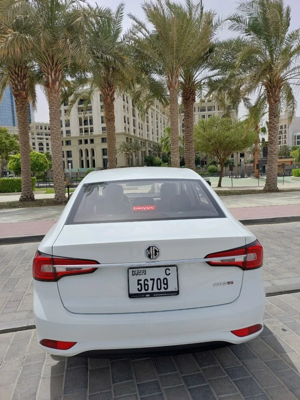 White MG5 Photo 2