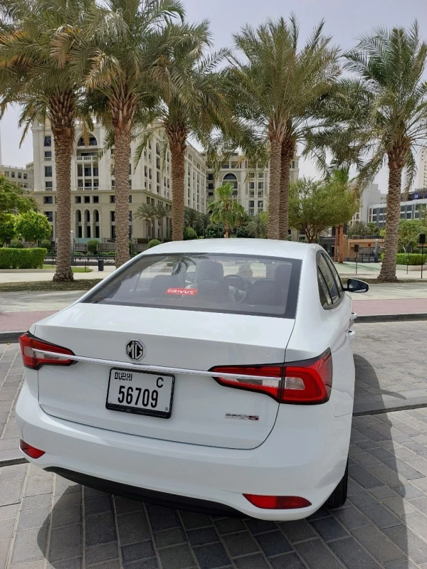 White MG5 Photo 3
