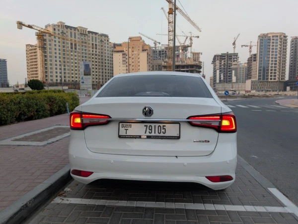 White MG5 Photo 3