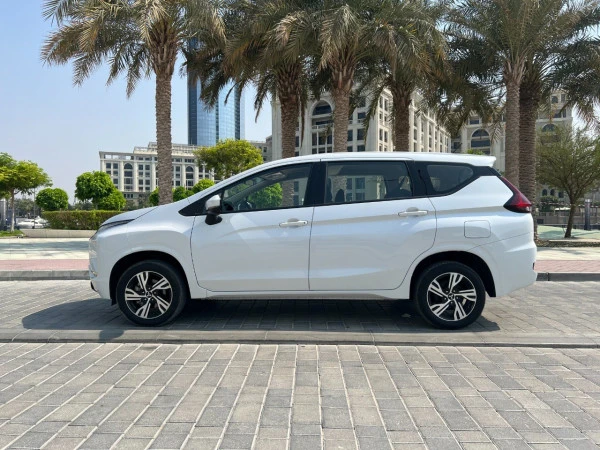 Белый Mitsubishi Xpander Photo 5