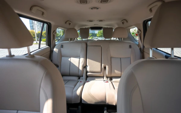 White Nissan Xterra Photo 8