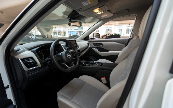 White Nissan X-Trail Photo 12